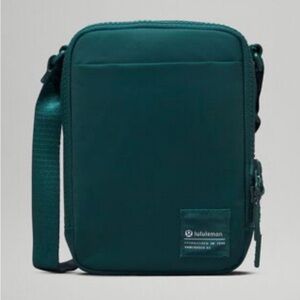 Lululemon Athletica Easy Access Cross Body Bag - storm green